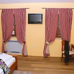 Bed & Breakfast Stancija Kovacici 4*